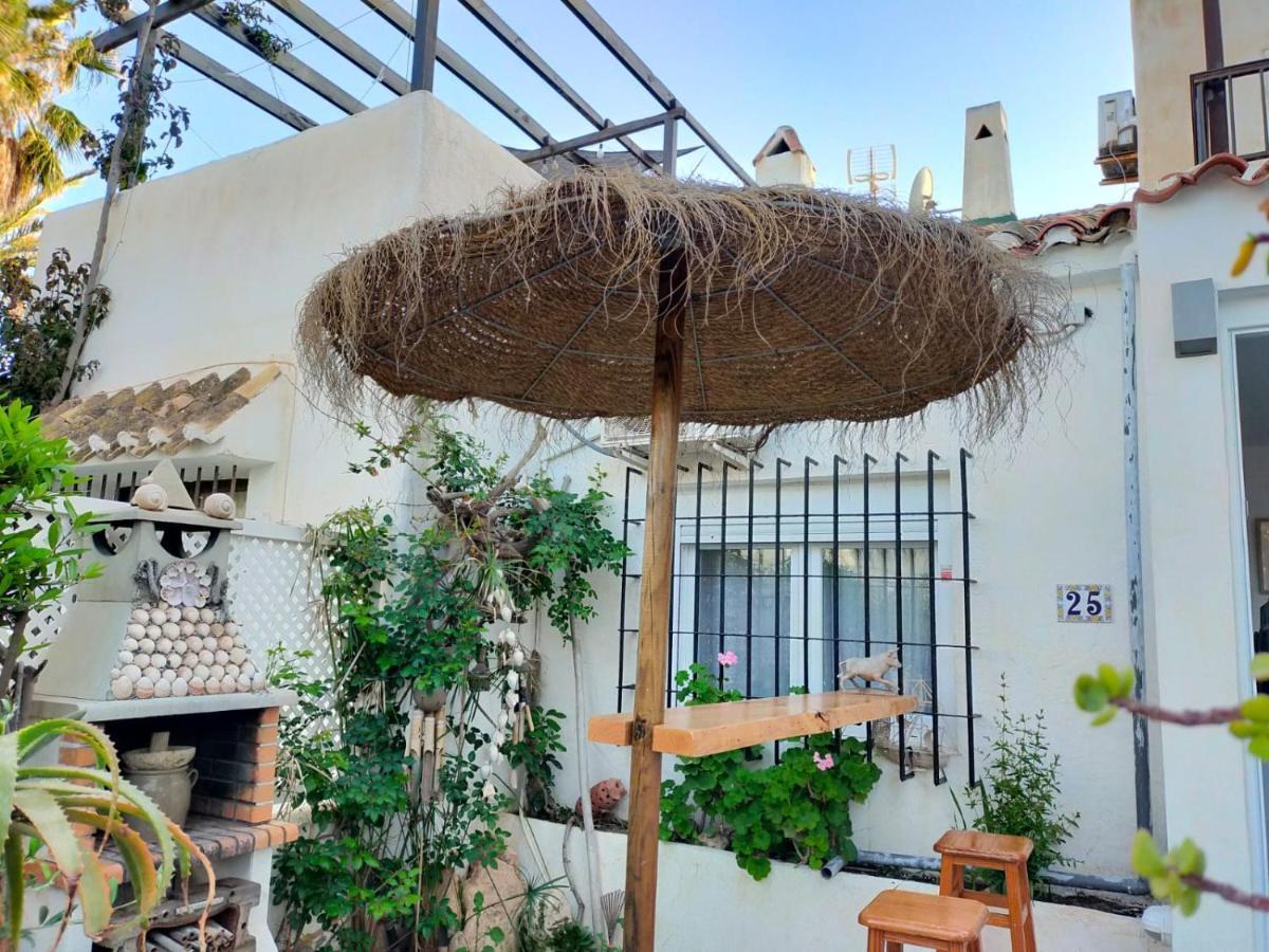 Villa Lagos A 25 Metros Del Mar Roquetas de Mar Bagian luar foto