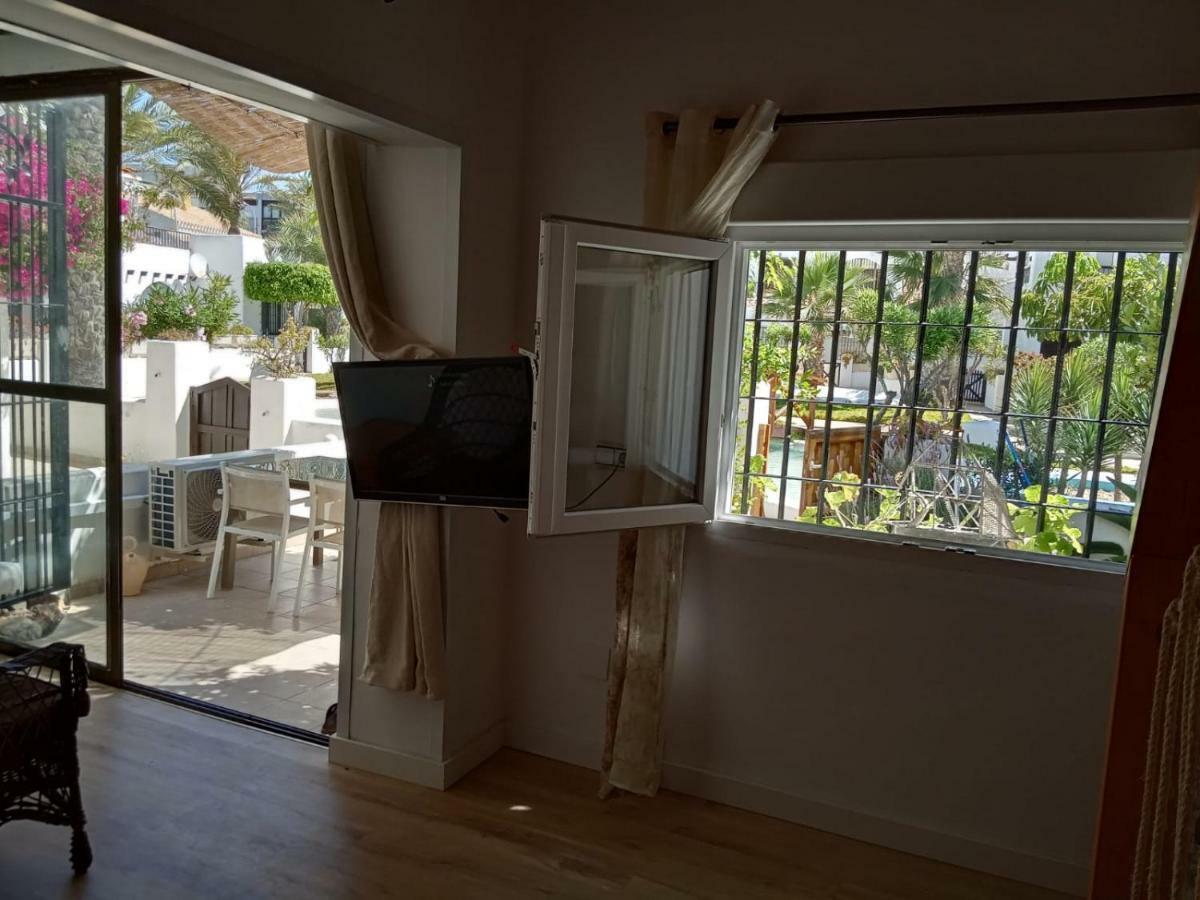 Villa Lagos A 25 Metros Del Mar Roquetas de Mar Bagian luar foto
