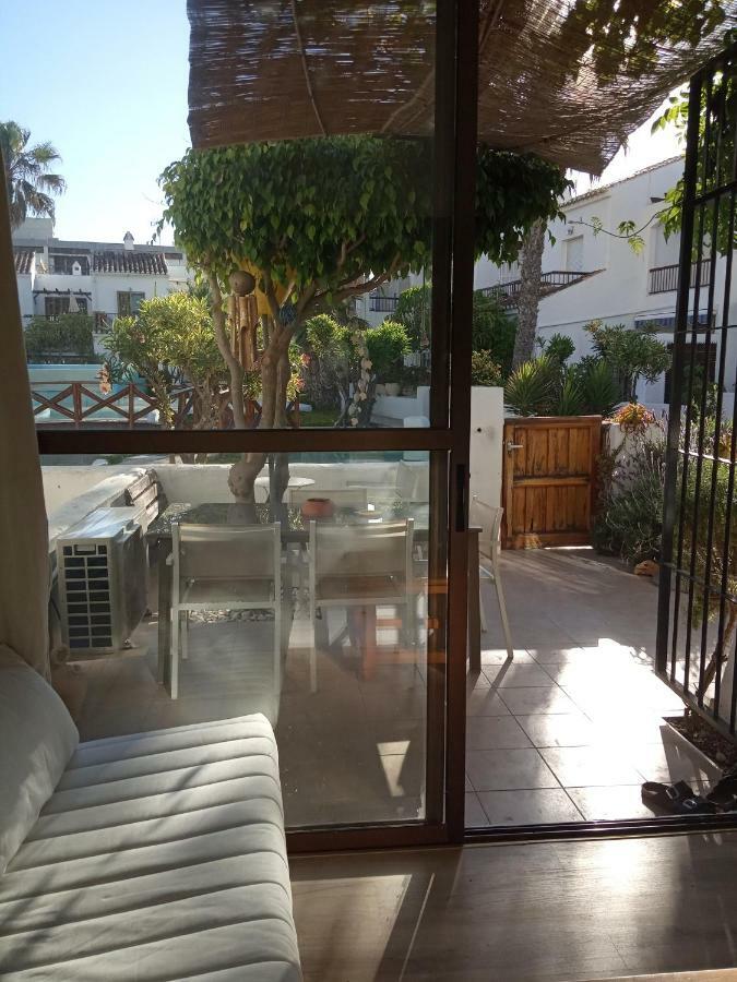 Villa Lagos A 25 Metros Del Mar Roquetas de Mar Bagian luar foto